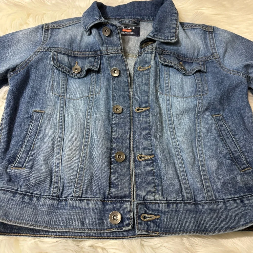 The Children’s Place Medium Wash Button Front Denim Jacket - Boys Size M (7/8)